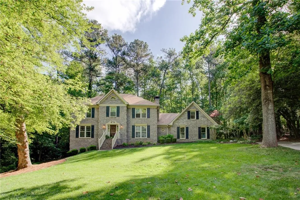 8025 River Circle, Sandy Springs, Georgia 30350, 4 Bedrooms Bedrooms, ,2 BathroomsBathrooms,Residential,Sold,8025 River Circle,7045457