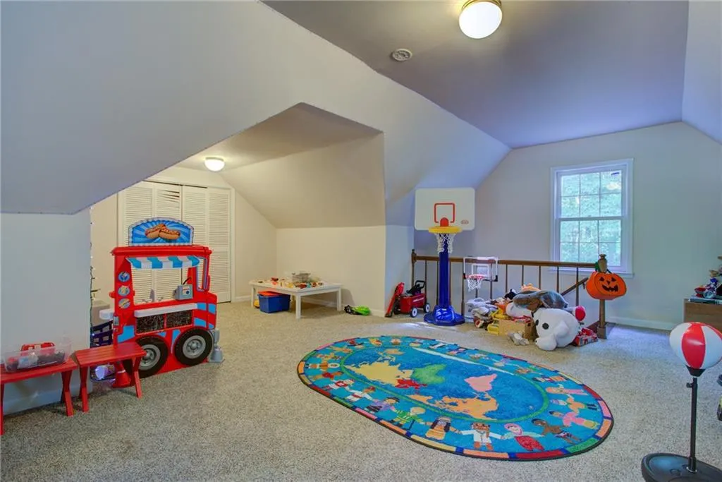 8025 River Circle, Sandy Springs, Georgia 30350, 4 Bedrooms Bedrooms, ,2 BathroomsBathrooms,Residential,Sold,8025 River Circle,7045457