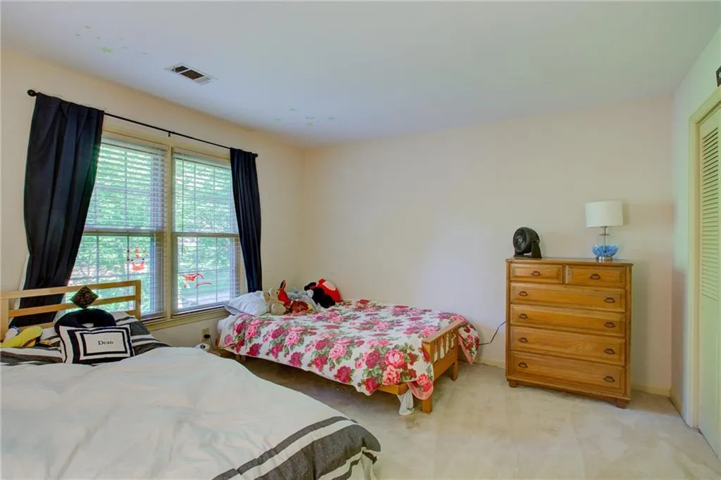 8025 River Circle, Sandy Springs, Georgia 30350, 4 Bedrooms Bedrooms, ,2 BathroomsBathrooms,Residential,Sold,8025 River Circle,7045457