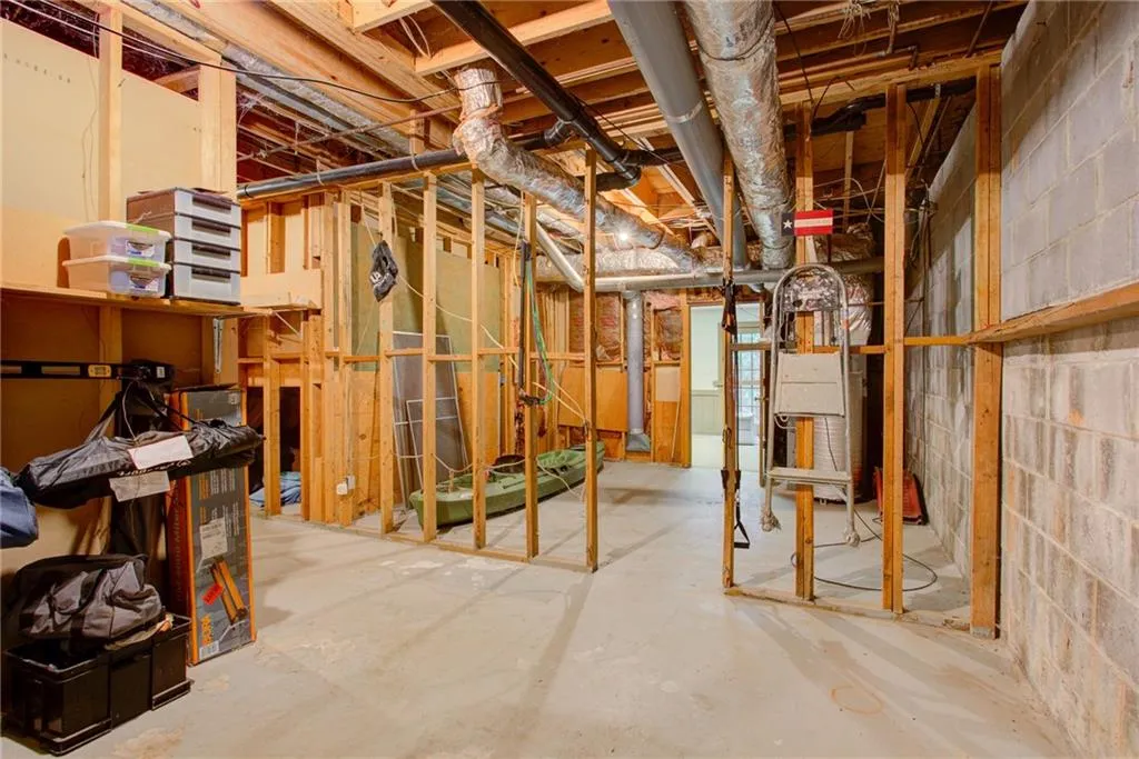 8025 River Circle, Sandy Springs, Georgia 30350, 4 Bedrooms Bedrooms, ,2 BathroomsBathrooms,Residential,Sold,8025 River Circle,7045457