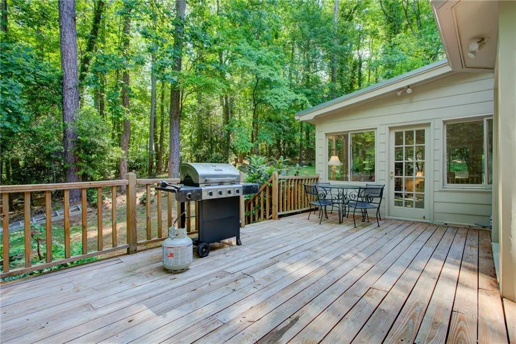 8025 River Circle, Sandy Springs, Georgia 30350, 4 Bedrooms Bedrooms, ,2 BathroomsBathrooms,Residential,Sold,8025 River Circle,7045457