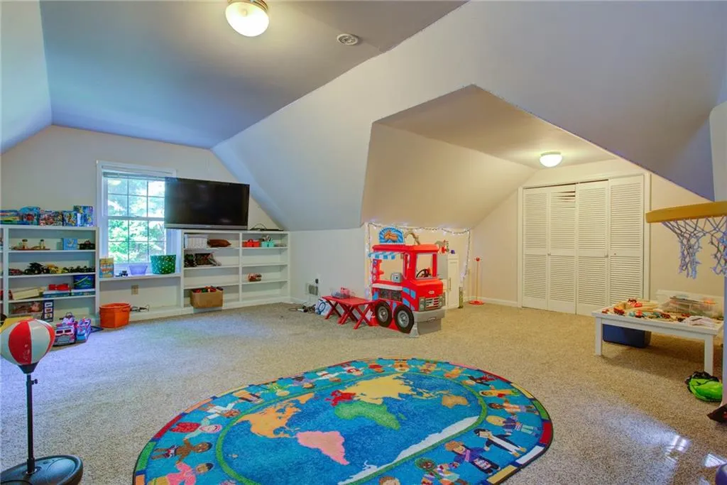 8025 River Circle, Sandy Springs, Georgia 30350, 4 Bedrooms Bedrooms, ,2 BathroomsBathrooms,Residential,Sold,8025 River Circle,7045457