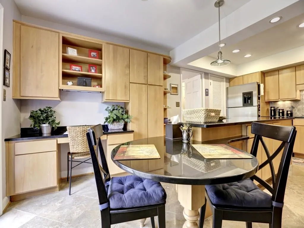 281 The South Chace, Sandy Springs, Georgia 30328, 3 Bedrooms Bedrooms, ,2 BathroomsBathrooms,Residential,Sold,281 The South Chace,5620133