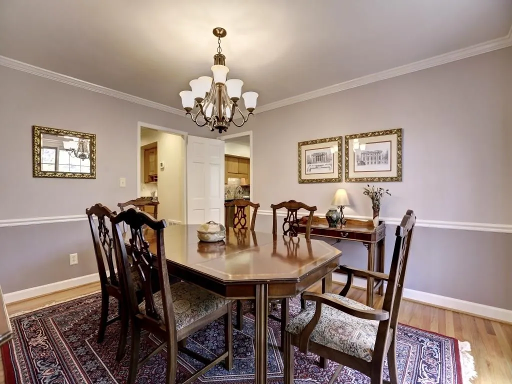 281 The South Chace, Sandy Springs, Georgia 30328, 3 Bedrooms Bedrooms, ,2 BathroomsBathrooms,Residential,Sold,281 The South Chace,5620133