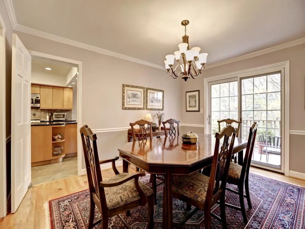 281 The South Chace, Sandy Springs, Georgia 30328, 3 Bedrooms Bedrooms, ,2 BathroomsBathrooms,Residential,Sold,281 The South Chace,5620133