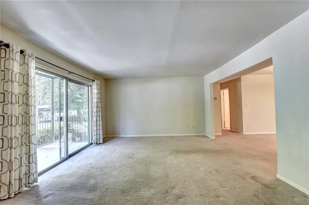 6851 Roswell Road Unit H5, Sandy Springs, Georgia 30328, 2 Bedrooms Bedrooms, ,2 BathroomsBathrooms,Residential,Sold,6851 Roswell Road Unit H5,6887707