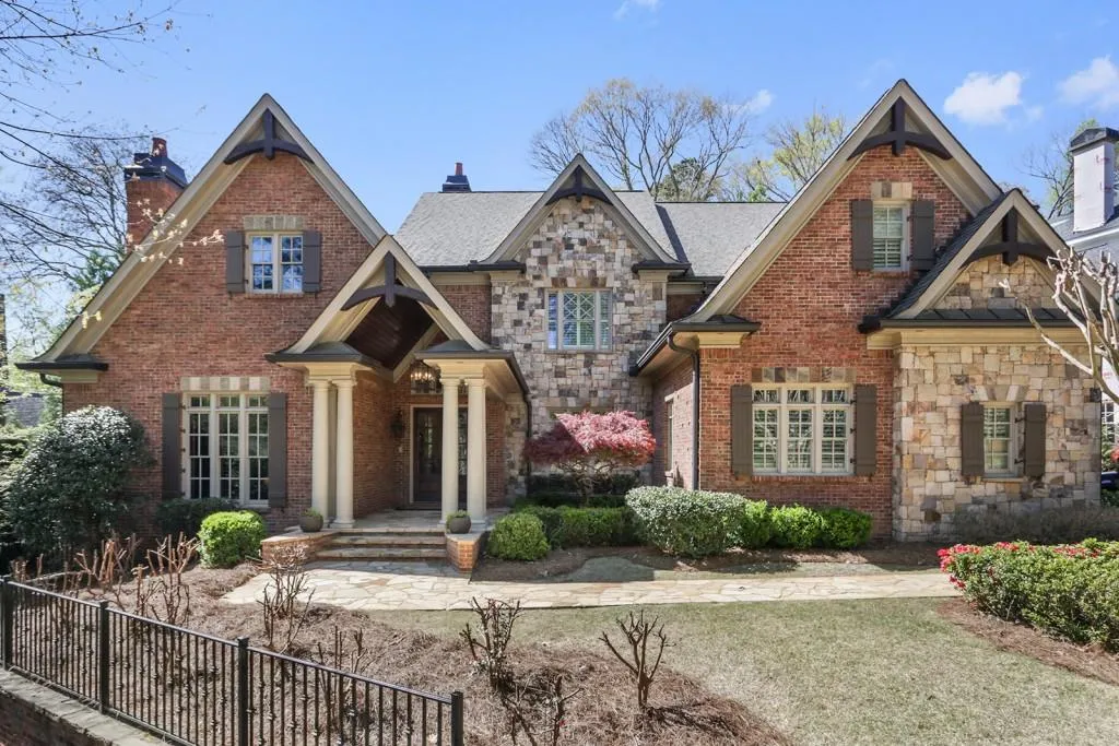 4780 Merlendale Court, Atlanta, Georgia 30327, 5 Bedrooms Bedrooms, ,5 BathroomsBathrooms,Residential,Sold,4780 Merlendale Court,6529181