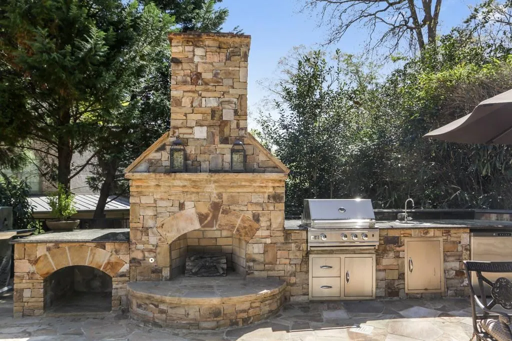 4780 Merlendale Court, Atlanta, Georgia 30327, 5 Bedrooms Bedrooms, ,5 BathroomsBathrooms,Residential,Sold,4780 Merlendale Court,6529181