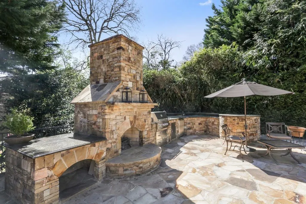4780 Merlendale Court, Atlanta, Georgia 30327, 5 Bedrooms Bedrooms, ,5 BathroomsBathrooms,Residential,Sold,4780 Merlendale Court,6529181