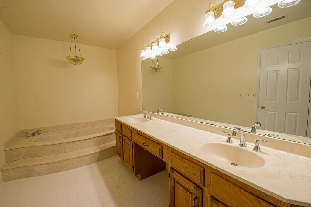 12 Forest Ridge Court, Atlanta, Georgia 30350, 3 Bedrooms Bedrooms, ,3 BathroomsBathrooms,Residential,Sold,12 Forest Ridge Court,6725358