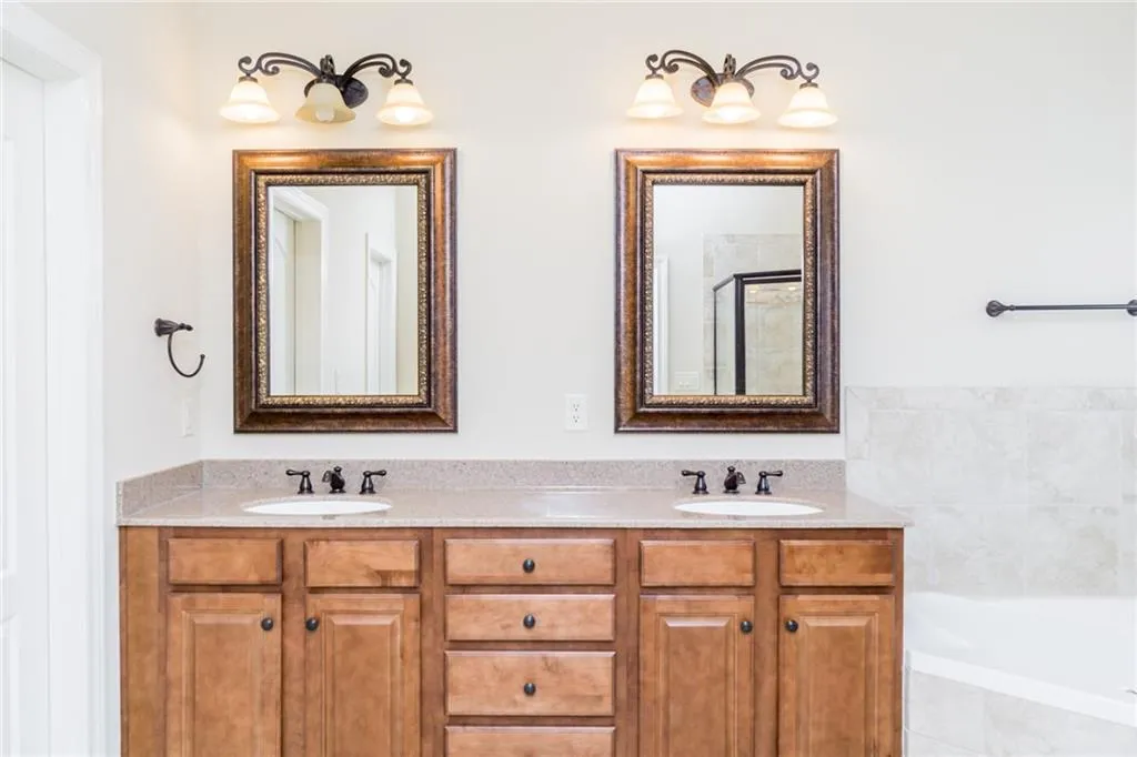 940 Delaronde Court, Sandy Springs, Georgia 30328, 3 Bedrooms Bedrooms, ,3 BathroomsBathrooms,Residential,Sold,940 Delaronde Court,5957303