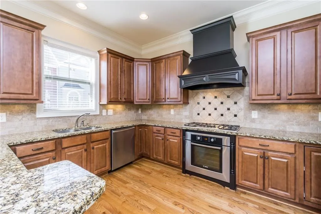 940 Delaronde Court, Sandy Springs, Georgia 30328, 3 Bedrooms Bedrooms, ,3 BathroomsBathrooms,Residential,Sold,940 Delaronde Court,5957303