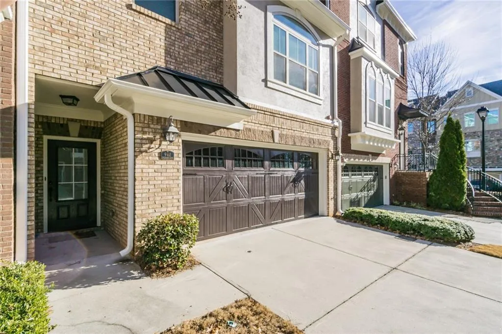 940 Delaronde Court, Sandy Springs, Georgia 30328, 3 Bedrooms Bedrooms, ,3 BathroomsBathrooms,Residential,Sold,940 Delaronde Court,5957303
