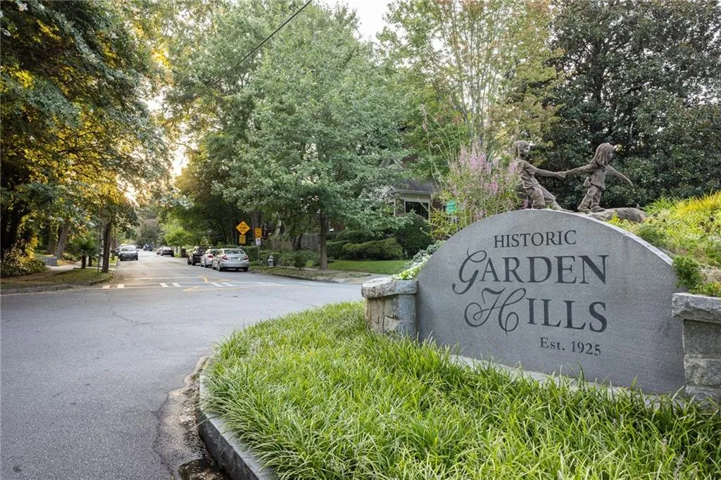 77 Delmont Drive, Atlanta, Georgia 30305, 4 Bedrooms Bedrooms, ,4 BathroomsBathrooms,Residential,For Sale,77 Delmont Drive,7611302
