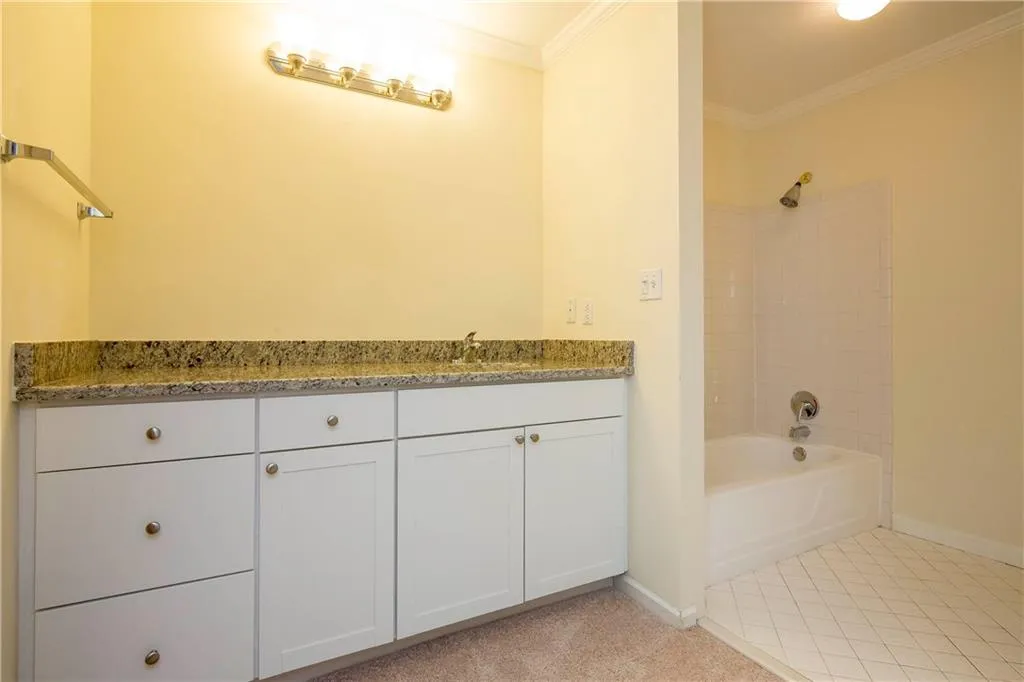 5260 Chemin De Vie, Atlanta, Georgia 30342, 3 Bedrooms Bedrooms, ,2 BathroomsBathrooms,Residential,Sold,5260 Chemin De Vie,6072390