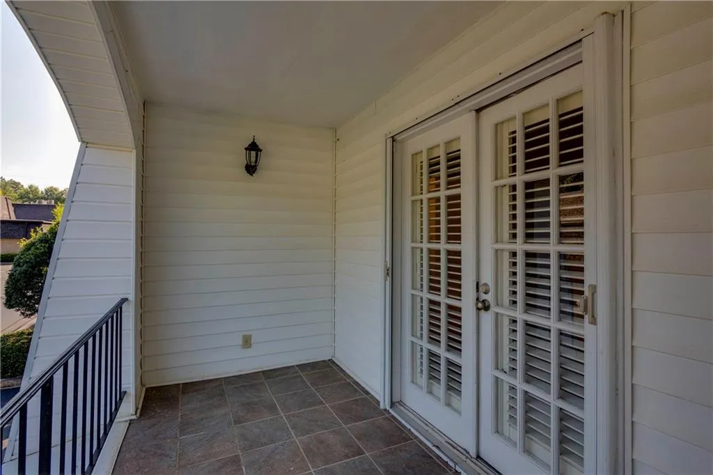 5260 Chemin De Vie, Atlanta, Georgia 30342, 3 Bedrooms Bedrooms, ,2 BathroomsBathrooms,Residential,Sold,5260 Chemin De Vie,6072390