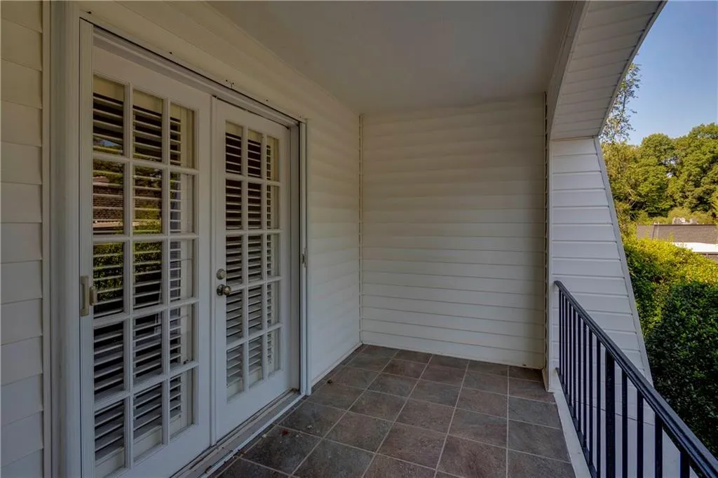 5260 Chemin De Vie, Atlanta, Georgia 30342, 3 Bedrooms Bedrooms, ,2 BathroomsBathrooms,Residential,Sold,5260 Chemin De Vie,6072390