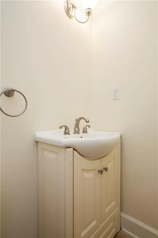 5260 Chemin De Vie, Atlanta, Georgia 30342, 3 Bedrooms Bedrooms, ,2 BathroomsBathrooms,Residential,Sold,5260 Chemin De Vie,6072390