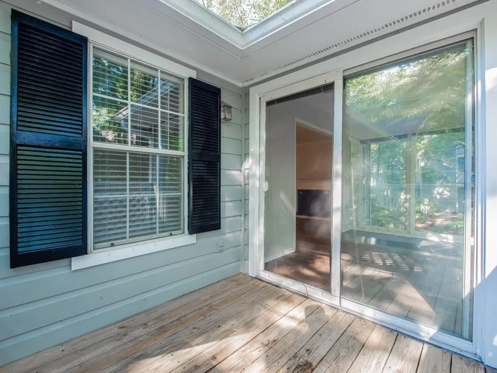 504 Vicksburg Place, Atlanta, Georgia 30350, 3 Bedrooms Bedrooms, ,2 BathroomsBathrooms,Residential,Sold,504 Vicksburg Place,6612038