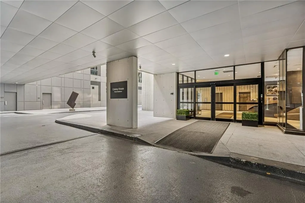 145 15th Street Ne Unit 225, Atlanta, Georgia 30309, 1 Bedroom Bedrooms, ,1 BathroomBathrooms,Residential,For Sale,145 15th Street Ne Unit 225,7649587