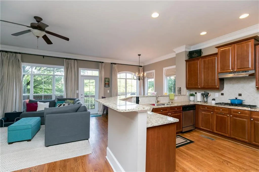 5448 Glenridge View, Atlanta, Georgia 30342, 3 Bedrooms Bedrooms, ,3 BathroomsBathrooms,Residential,Sold,5448 Glenridge View,5907647 5448 Glenridge View, Atlanta, Georgia 30342, 3 Bedrooms Bedrooms, ,3 BathroomsBathrooms,Residential,Sold,5448 Glenridge View,5907647