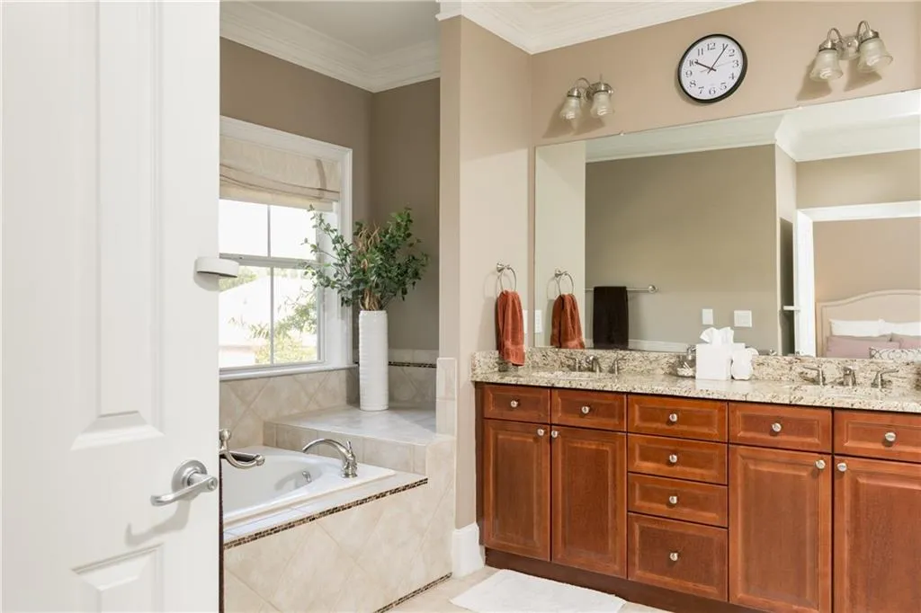 5448 Glenridge View, Atlanta, Georgia 30342, 3 Bedrooms Bedrooms, ,3 BathroomsBathrooms,Residential,Sold,5448 Glenridge View,5907647 5448 Glenridge View, Atlanta, Georgia 30342, 3 Bedrooms Bedrooms, ,3 BathroomsBathrooms,Residential,Sold,5448 Glenridge View,5907647