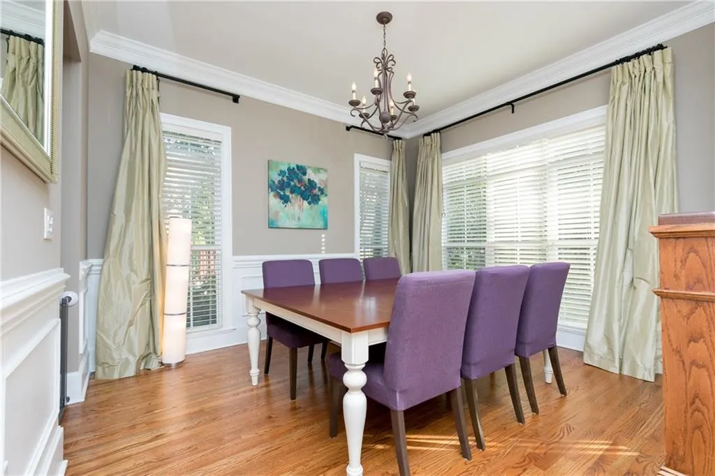 5448 Glenridge View, Atlanta, Georgia 30342, 3 Bedrooms Bedrooms, ,3 BathroomsBathrooms,Residential,Sold,5448 Glenridge View,5907647 5448 Glenridge View, Atlanta, Georgia 30342, 3 Bedrooms Bedrooms, ,3 BathroomsBathrooms,Residential,Sold,5448 Glenridge View,5907647