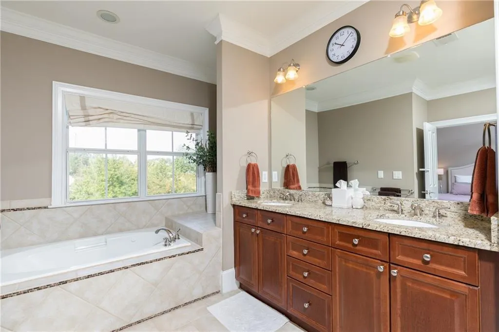 5448 Glenridge View, Atlanta, Georgia 30342, 3 Bedrooms Bedrooms, ,3 BathroomsBathrooms,Residential,Sold,5448 Glenridge View,5907647 5448 Glenridge View, Atlanta, Georgia 30342, 3 Bedrooms Bedrooms, ,3 BathroomsBathrooms,Residential,Sold,5448 Glenridge View,5907647