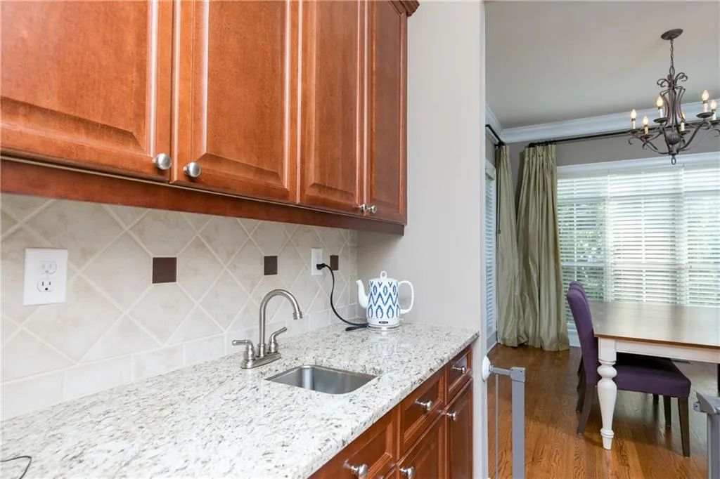 5448 Glenridge View, Atlanta, Georgia 30342, 3 Bedrooms Bedrooms, ,3 BathroomsBathrooms,Residential,Sold,5448 Glenridge View,5907647 5448 Glenridge View, Atlanta, Georgia 30342, 3 Bedrooms Bedrooms, ,3 BathroomsBathrooms,Residential,Sold,5448 Glenridge View,5907647