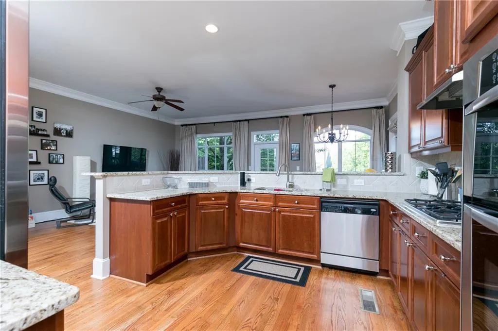 5448 Glenridge View, Atlanta, Georgia 30342, 3 Bedrooms Bedrooms, ,3 BathroomsBathrooms,Residential,Sold,5448 Glenridge View,5907647 5448 Glenridge View, Atlanta, Georgia 30342, 3 Bedrooms Bedrooms, ,3 BathroomsBathrooms,Residential,Sold,5448 Glenridge View,5907647