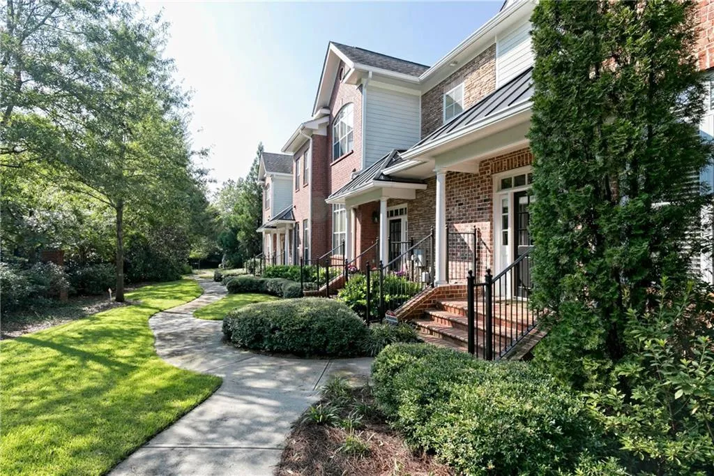 5448 Glenridge View, Atlanta, Georgia 30342, 3 Bedrooms Bedrooms, ,3 BathroomsBathrooms,Residential,Sold,5448 Glenridge View,5907647 5448 Glenridge View, Atlanta, Georgia 30342, 3 Bedrooms Bedrooms, ,3 BathroomsBathrooms,Residential,Sold,5448 Glenridge View,5907647