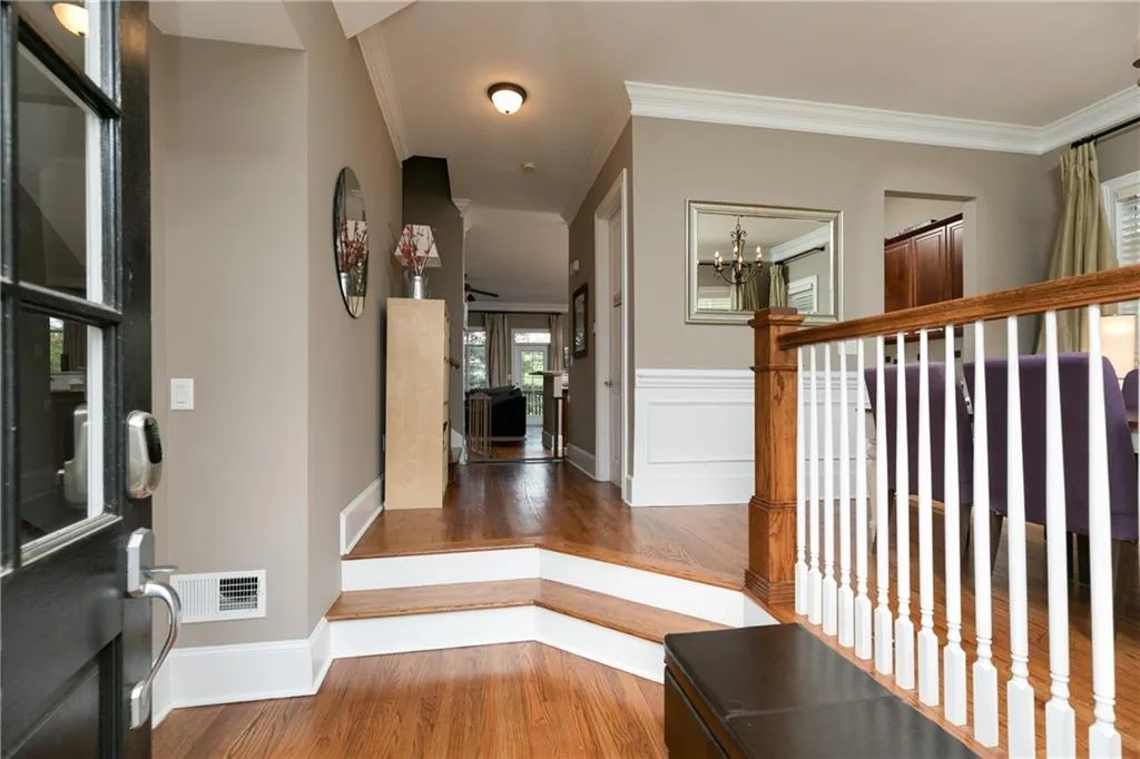 5448 Glenridge View, Atlanta, Georgia 30342, 3 Bedrooms Bedrooms, ,3 BathroomsBathrooms,Residential,Sold,5448 Glenridge View,5907647 5448 Glenridge View, Atlanta, Georgia 30342, 3 Bedrooms Bedrooms, ,3 BathroomsBathrooms,Residential,Sold,5448 Glenridge View,5907647