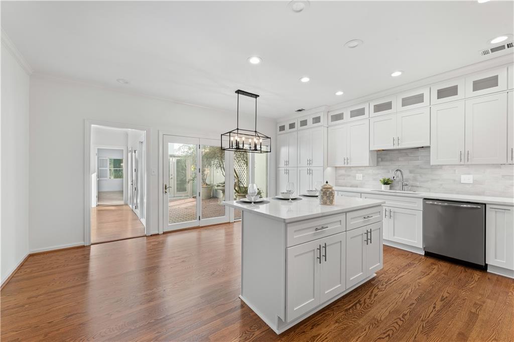 445 Greenlaurel Drive, Sandy Springs, Georgia 30342, 4 Bedrooms Bedrooms, ,3 BathroomsBathrooms,Residential,Sold,445 Greenlaurel Drive,7251071