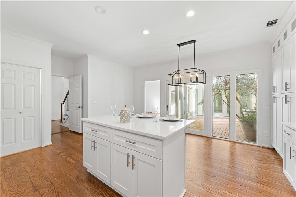 445 Greenlaurel Drive, Sandy Springs, Georgia 30342, 4 Bedrooms Bedrooms, ,3 BathroomsBathrooms,Residential,Sold,445 Greenlaurel Drive,7251071