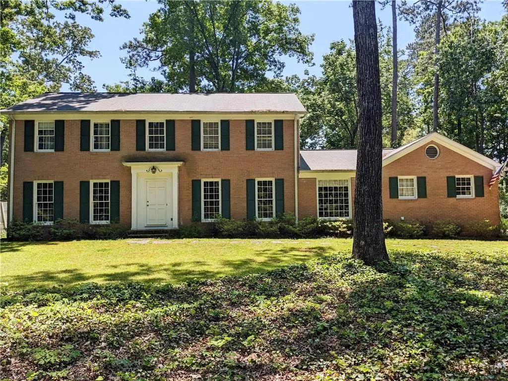 215 Dalrymple Road, Sandy Springs, Georgia 30328, 4 Bedrooms Bedrooms, ,3 BathroomsBathrooms,Residential,Sold,215 Dalrymple Road,7214699