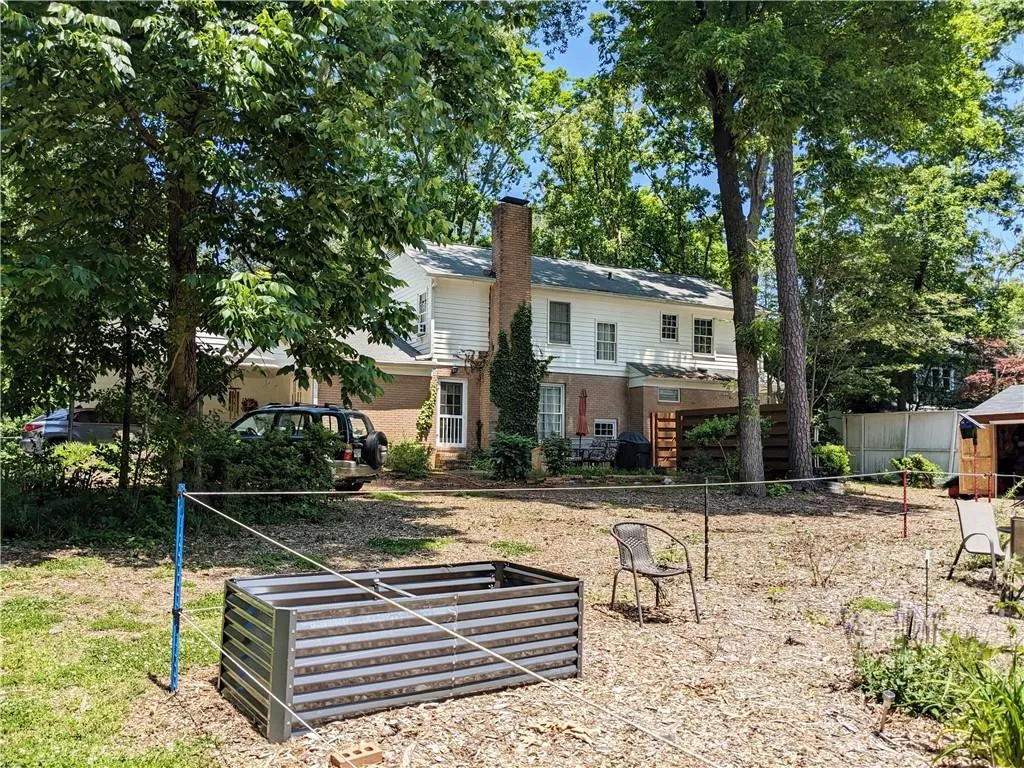 215 Dalrymple Road, Sandy Springs, Georgia 30328, 4 Bedrooms Bedrooms, ,3 BathroomsBathrooms,Residential,Sold,215 Dalrymple Road,7214699