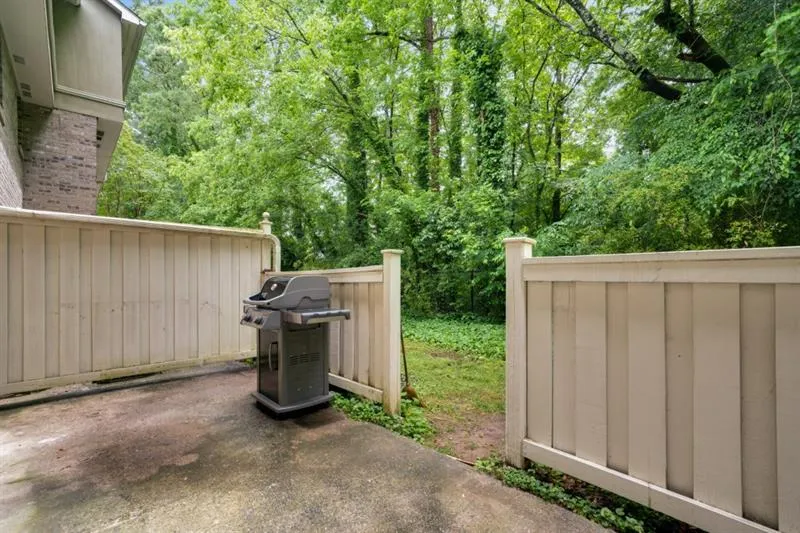 6900 Roswell Road Unit P4, Sandy Springs, Georgia 30328, 4 Bedrooms Bedrooms, ,2 BathroomsBathrooms,Residential,Sold,6900 Roswell Road Unit P4,6720540