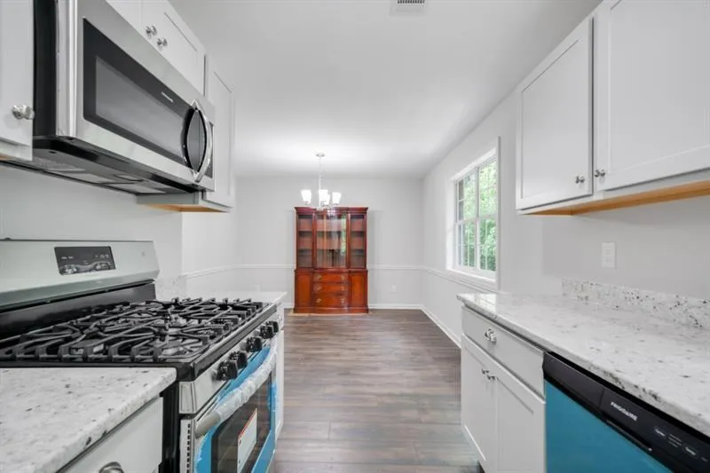 6900 Roswell Road Unit P4, Sandy Springs, Georgia 30328, 4 Bedrooms Bedrooms, ,2 BathroomsBathrooms,Residential,Sold,6900 Roswell Road Unit P4,6720540