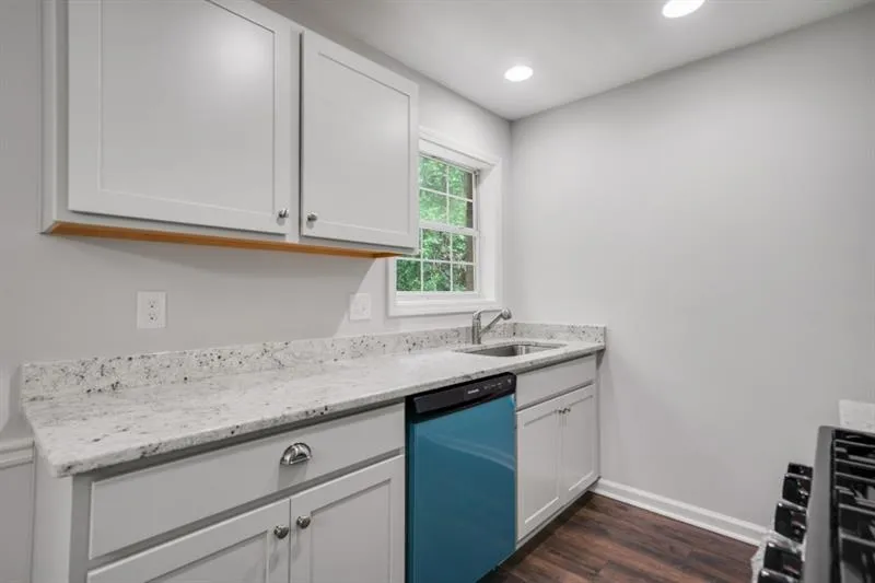 6900 Roswell Road Unit P4, Sandy Springs, Georgia 30328, 4 Bedrooms Bedrooms, ,2 BathroomsBathrooms,Residential,Sold,6900 Roswell Road Unit P4,6720540