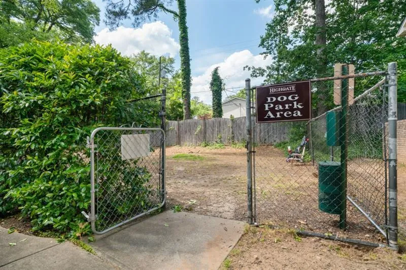 6900 Roswell Road Unit P4, Sandy Springs, Georgia 30328, 4 Bedrooms Bedrooms, ,2 BathroomsBathrooms,Residential,Sold,6900 Roswell Road Unit P4,6720540