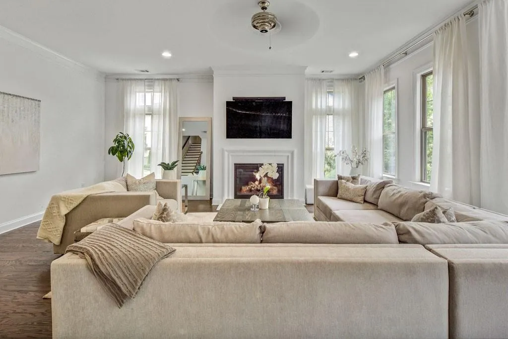3733 Allegretto Circle, Atlanta, Georgia 30339, 3 Bedrooms Bedrooms, 0 ,3 BathroomsBathrooms,Residential,Sold,3733 Allegretto Circle,7657300