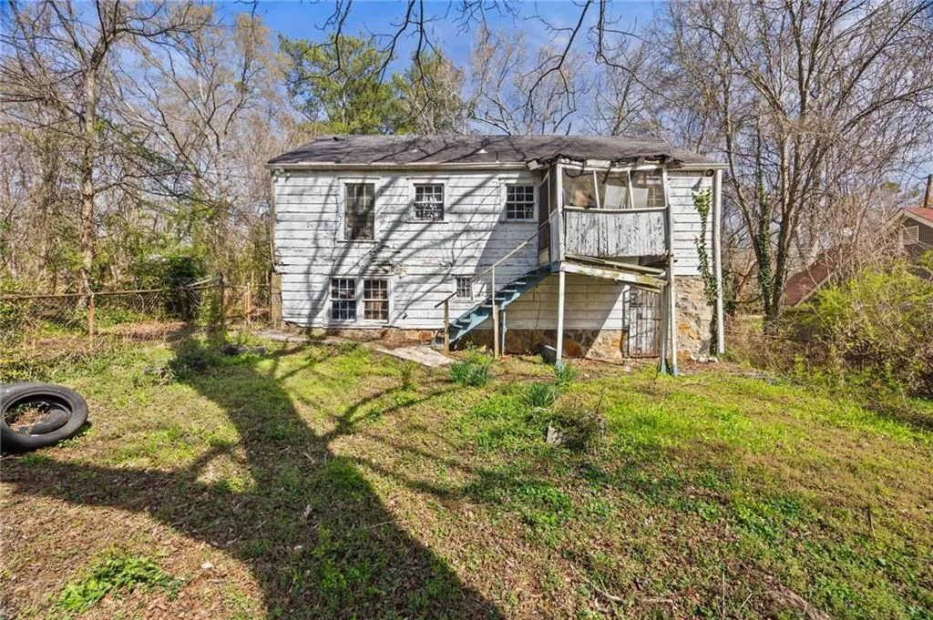 16 Grove Park Place Nw, Atlanta, Georgia 30318, 2 Bedrooms Bedrooms, ,1 BathroomBathrooms,Residential,For Sale,16 Grove Park Place Nw,7634300