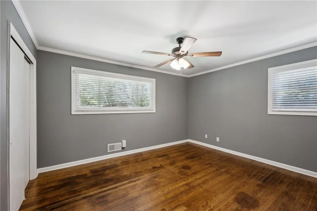 Secondary bedroom