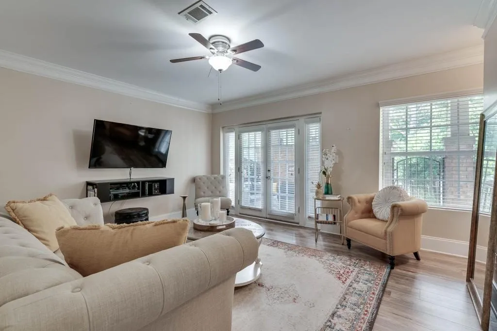 6980 Roswell Road Unit D13, Atlanta, Georgia 30328, 1 Bedroom Bedrooms, ,1 BathroomBathrooms,Residential,Sold,6980 Roswell Road Unit D13,6929480