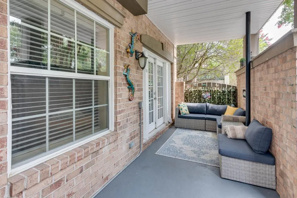 6980 Roswell Road Unit D13, Atlanta, Georgia 30328, 1 Bedroom Bedrooms, ,1 BathroomBathrooms,Residential,Sold,6980 Roswell Road Unit D13,6929480