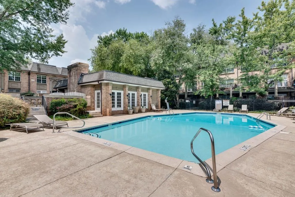 6980 Roswell Road Unit D13, Atlanta, Georgia 30328, 1 Bedroom Bedrooms, ,1 BathroomBathrooms,Residential,Sold,6980 Roswell Road Unit D13,6929480