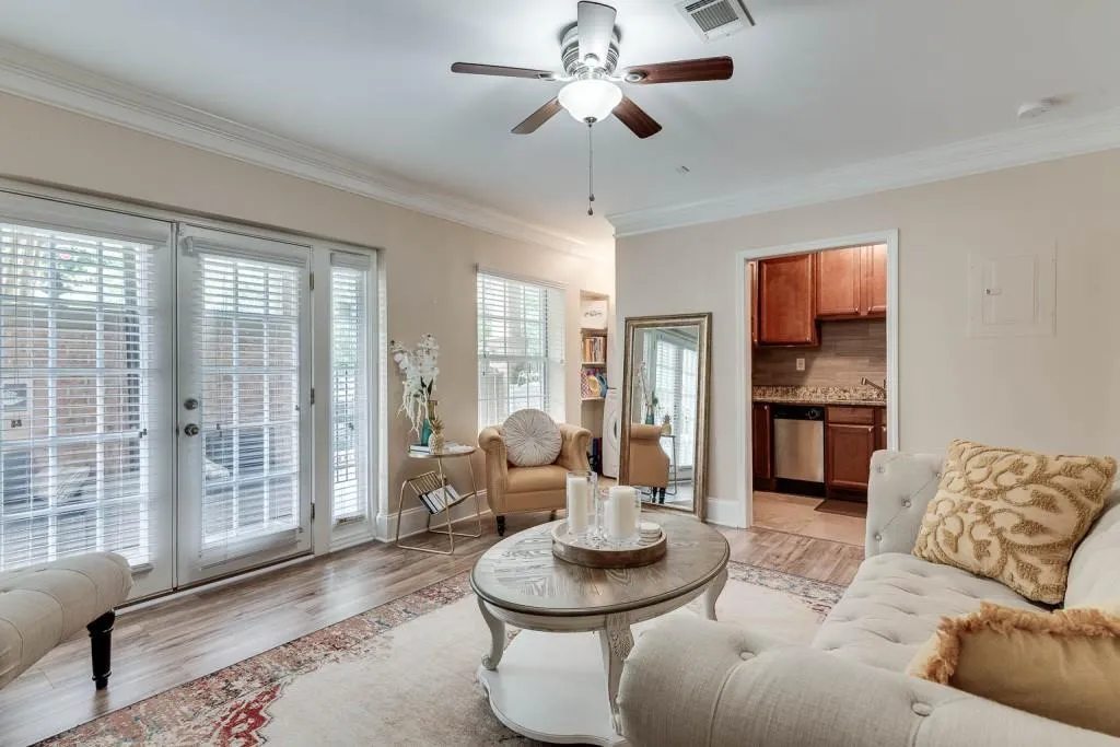 6980 Roswell Road Unit D13, Atlanta, Georgia 30328, 1 Bedroom Bedrooms, ,1 BathroomBathrooms,Residential,Sold,6980 Roswell Road Unit D13,6929480