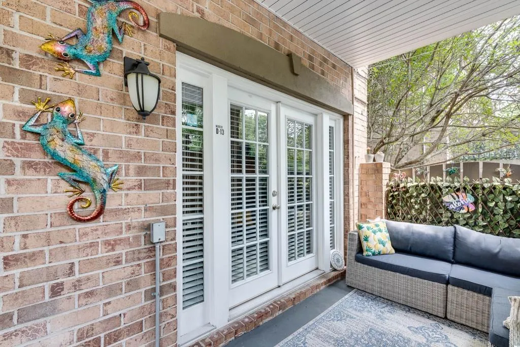 6980 Roswell Road Unit D13, Atlanta, Georgia 30328, 1 Bedroom Bedrooms, ,1 BathroomBathrooms,Residential,Sold,6980 Roswell Road Unit D13,6929480