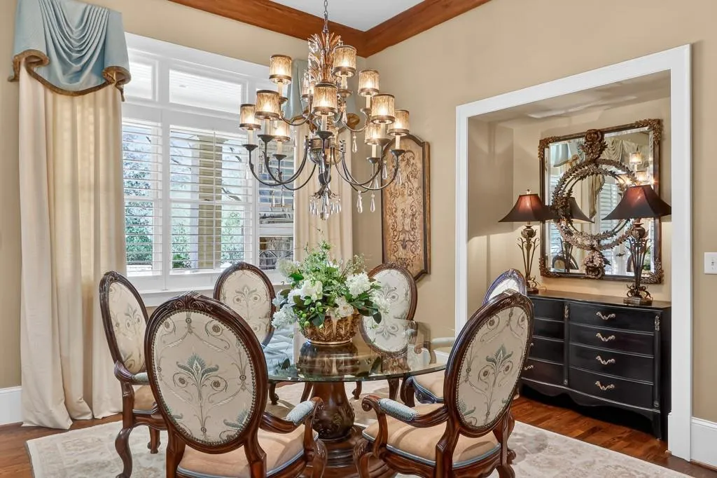 Breakfast table with an alcove for a hutch or buffet