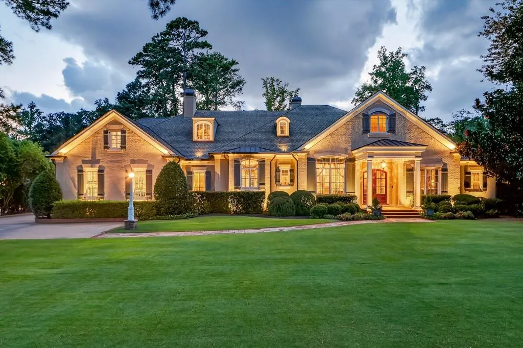 Custom lighting on the entire exterior